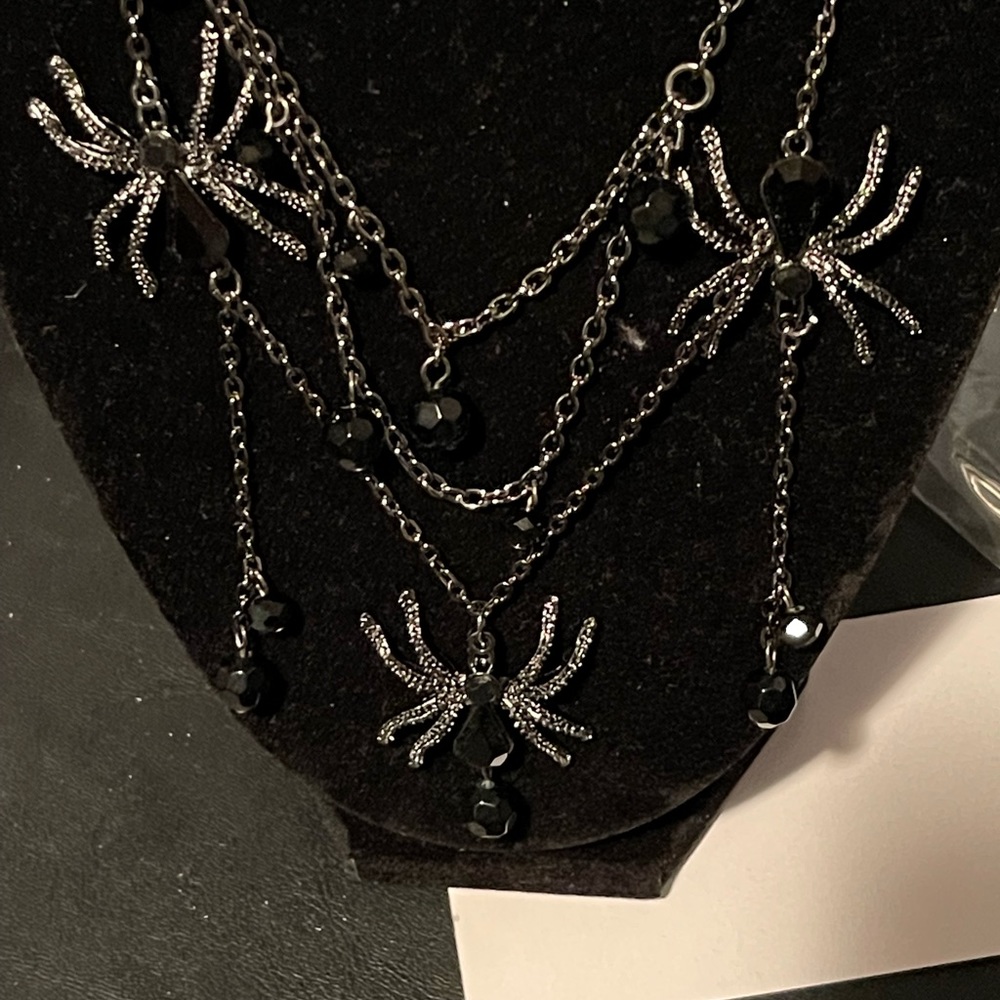 NWOT beautiful black spider necklace. Perfect compliment to a Halloween costume - Picture 2 of 2